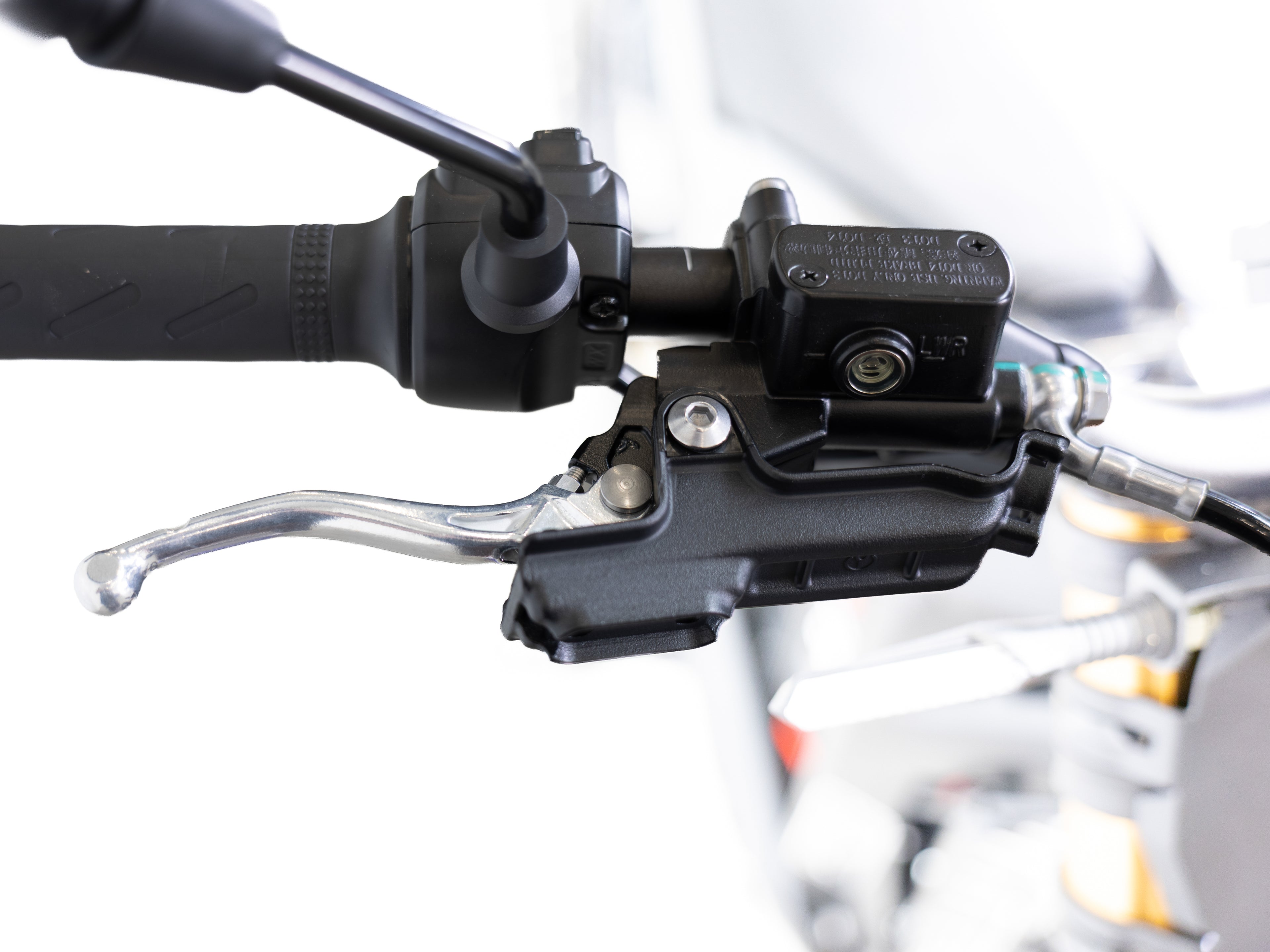 Arctic Leopard XE PRO R L1e - homologated